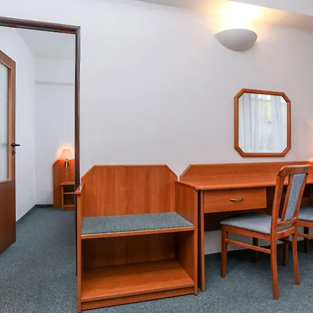 Otel Astra 3*