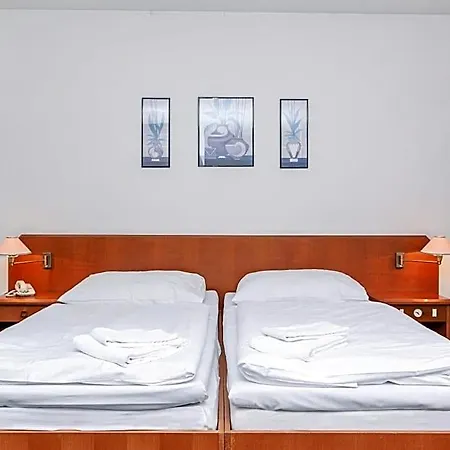 Astra Hotel 3*