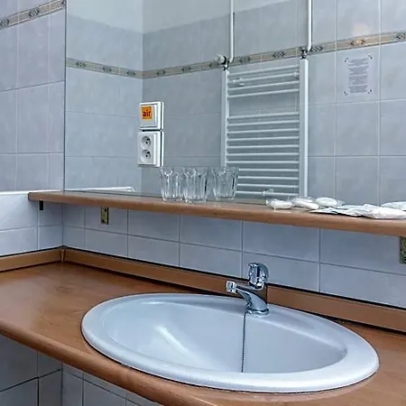 Astra Hotel 3*